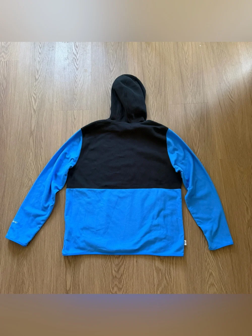 The North Face Men’s Black & Blue Crewneck Fleece Hoodie